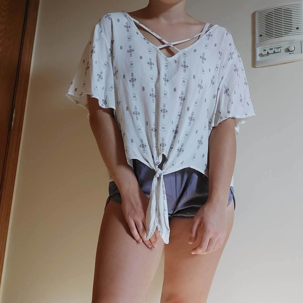 Patterned Blouse - Picture 6 of 7